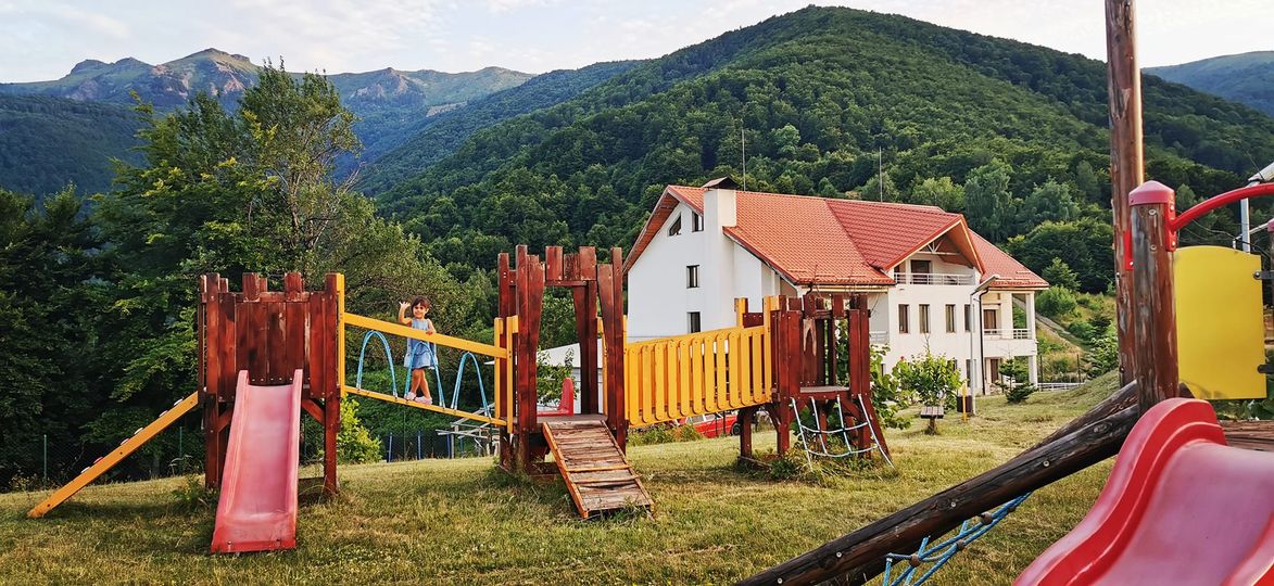 Детските катерушки до Хижа Жар